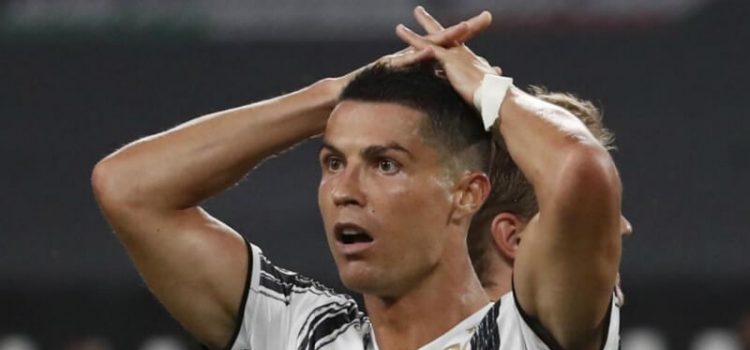 Cristiano Ronaldo ao falhar uma boa oportunidade pela Juventus