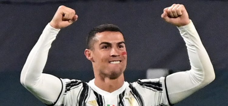 Cristiano Ronaldo festeja vitória da Juventus sobre o Cagliari