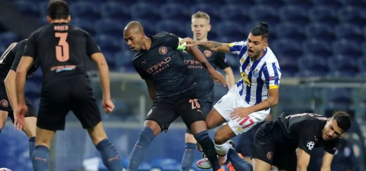 FC Porto Manchester City: Corona travado por Fernandinho