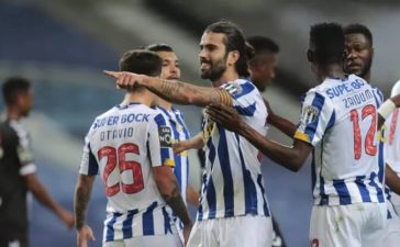 Sérgio Oliveira festeja golo no FC Porto-Nacional