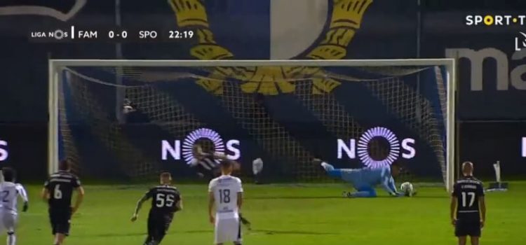 Penalti falhado por Nuno Santos no Famalicão-Sporting