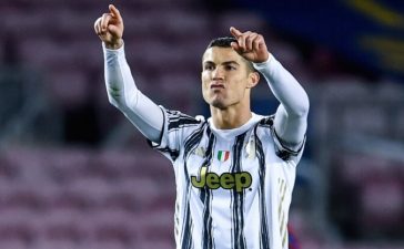 Cristiano Ronaldo celebra golo no Génova-Juventus