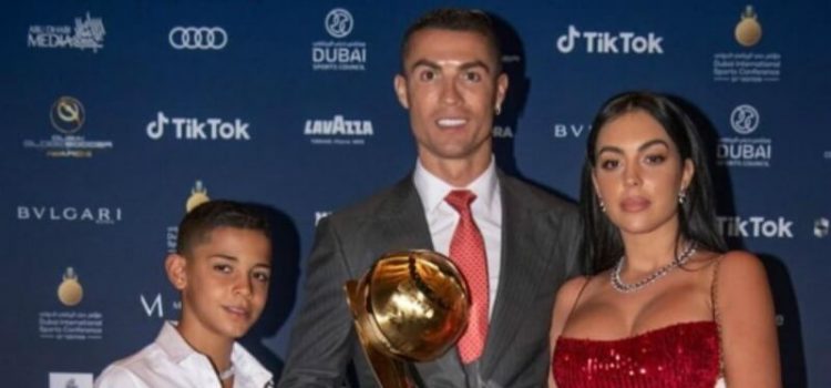 Cristiano Ronaldo, Georgina Rodríguez e Cristianinho nos Globe Soccer Awards