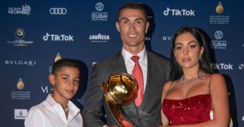 Cristiano Ronaldo, Georgina Rodríguez e Cristianinho nos Globe Soccer Awards