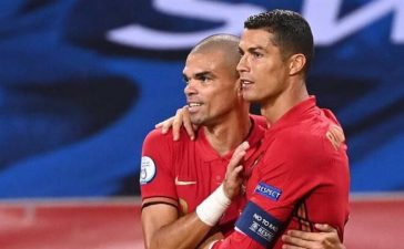 Cristiano Ronaldo e Pepe ao serviço da Seleção Nacional
