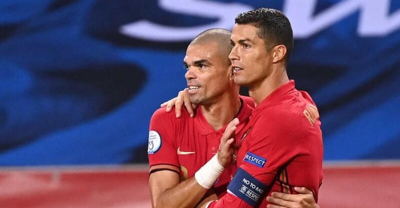 Cristiano Ronaldo e Pepe ao serviço da Seleção Nacional