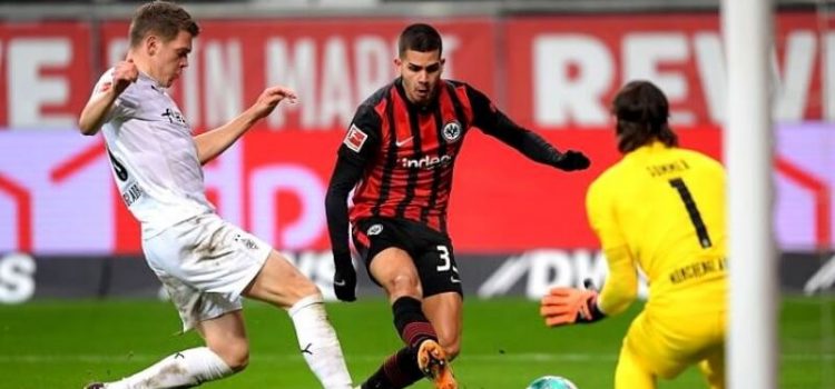 André Silva marca na vitória do Eintracht Frankfurt sobre o Schalke 04