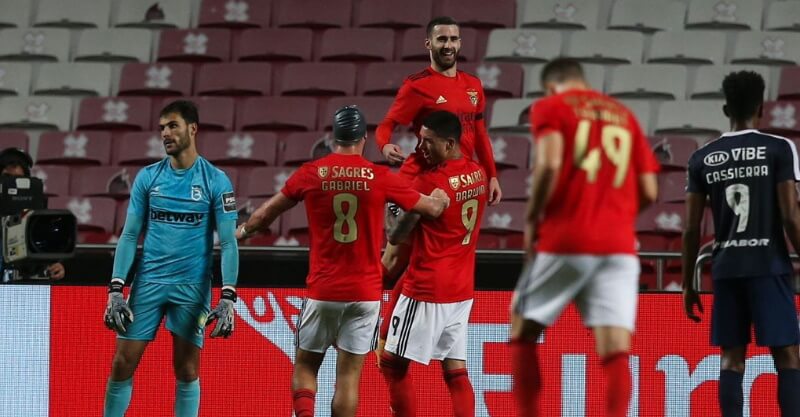 Jogadores do Benfica festejam o golo de Rafa na vitória sobre o Belneneses SAD a contar Taça de Portugal