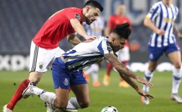 Falta de Pizzi sobre Corona no FC Porto-Benfica