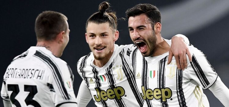 Frabotta festeja golo na goleada da Juventus diante da SPAL na Taça de Itália