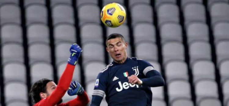 Cabeceamento de Cristiano Ronaldo no Juventus-Sassuolo