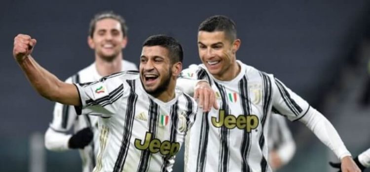 Cristiano Ronaldo celebra o golo de Rafia no Juventus-Génova, na Taça de Itália