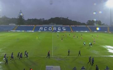 Santa Clara-Benfica interrompido