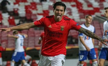 Darwin Nuñez celebra golo do Benfica