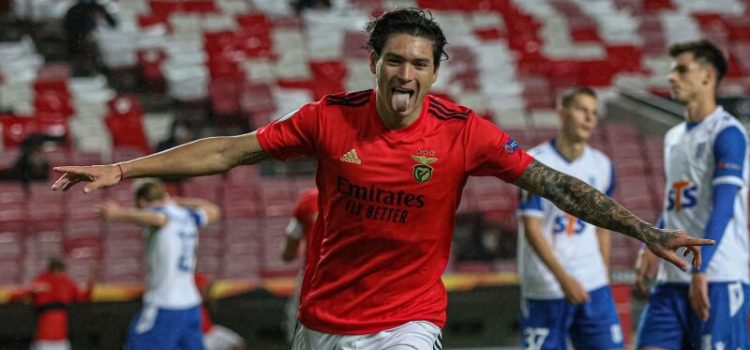 Darwin Nuñez celebra golo do Benfica