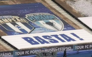 Basta! Revolta do FC Porto chega às bancadas do Dragão