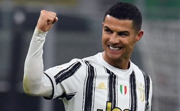 Cristiano Ronaldo festeja golo à AS Roma na Serie A