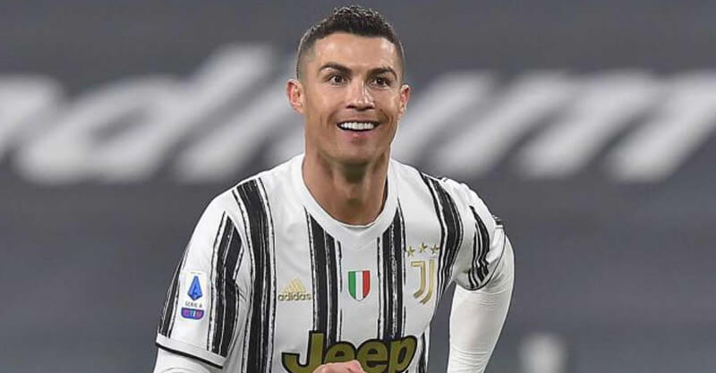 Cristiano Ronaldo feliz com o triunfo da Juventus sobre a AS Roma