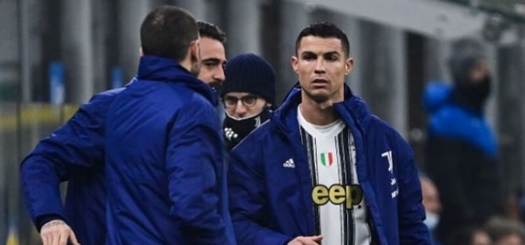 Cristiano Ronaldo não gostou de ser substituído no Inter de Milão-Juventus