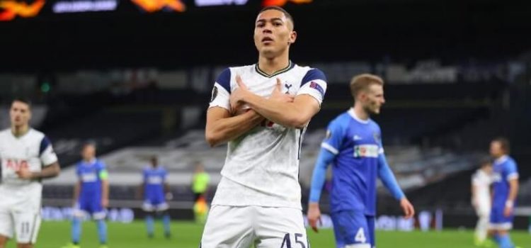 Carlos Vinícius festeja golo pelo Tottenham contra o Wolfsberger na Liga Europa