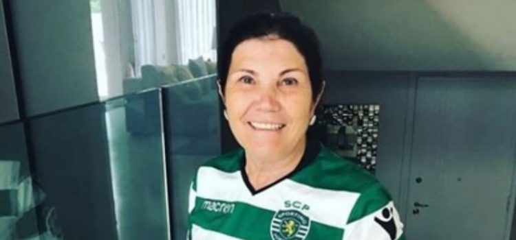 Dolores Aveiro com a camisola do Sporting