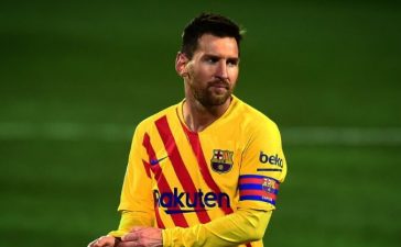Lionel Messi na eliminação do Barcelona da Liga dos Campeões aos pés do PSG