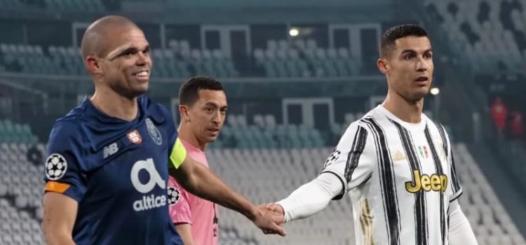 Cristiano Ronaldo e Pepe no Juventus-FC Porto