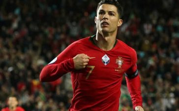 Cristiano Ronaldo celebra golo pela Seleção Nacional