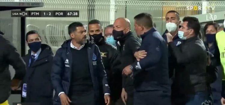 Sérgio Conceição em troca de insultos com Paulo Sérgio no Portimonense-FC Porto