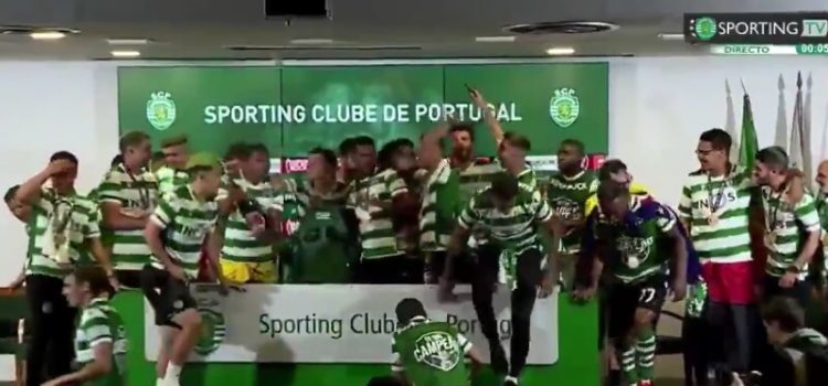 Jogadores do Sporting invadem conferência de Rúben Amorim