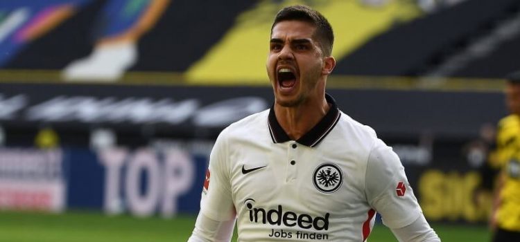 André Silva festeja golo pelo Eintracht Frankfurt