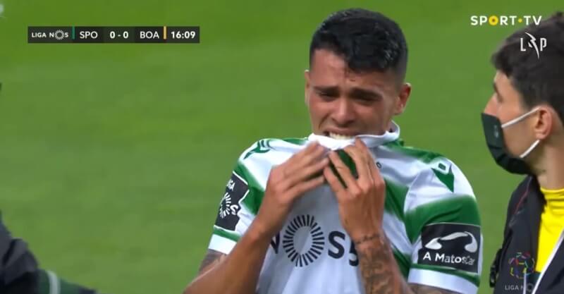 Pedro Porro chora após lesionar-se no Sporting-Boavista