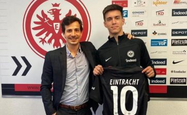 Rodrigo Cunha, médio do Eintracht Frankfurt contratado à Académica