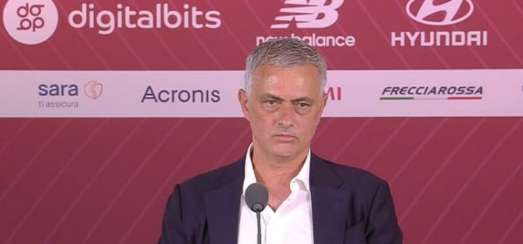 José Mourinho na apresentação como treinador da AS Roma