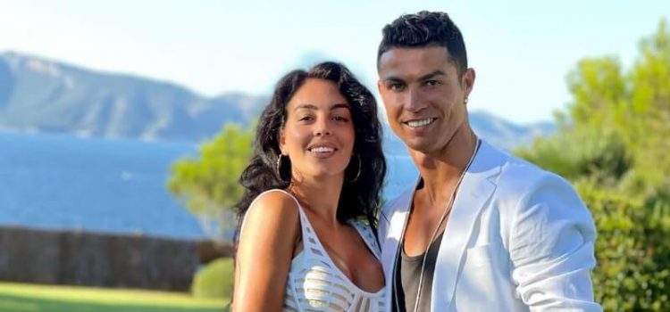 Cristiano Ronaldo ao lado de Georgina Rodríguez