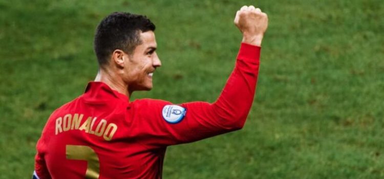 Cristiano Ronaldo celebra um golo por Portugal