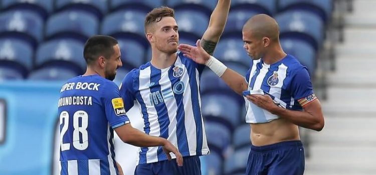 Toni Martinez festeja golo do FC Porto contra a Belenenses SAD