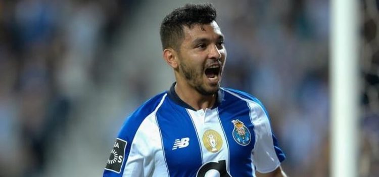 Jesús Corona festeja golo marcado pelo FC Porto