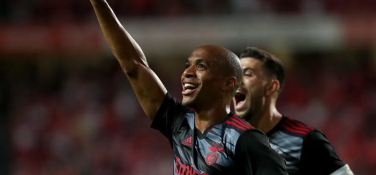 João Mário festeja primeiro golo que marcou ao serviço do Benfica