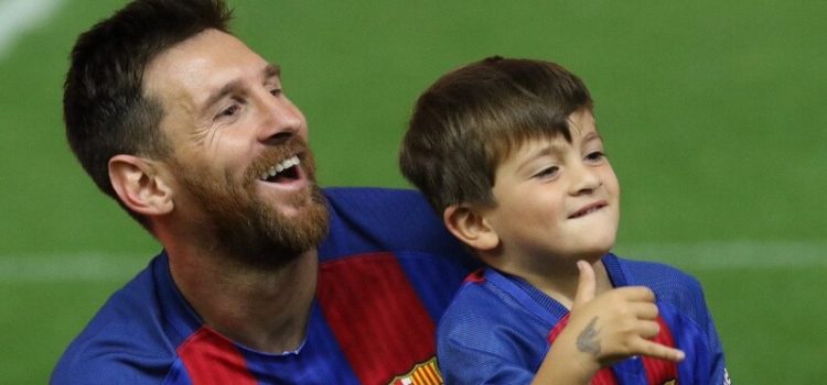Lionel Messi com o filho Thiago Messi