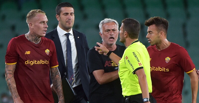 José Mourinho expulso no Bétis-AS Roma