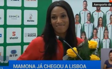 Patrícia Mamona na chegada a Lisboa, após a participação nos Jogos Olímpicos