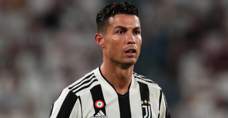 Cristiano Ronaldo com o novo equipamento da Juventus