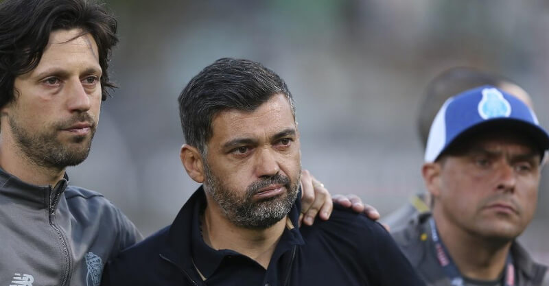 Sérgio Conceição e Vítor Bruno após um jogo do FC Porto