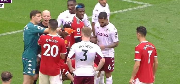 Emiliano Martínez provoca Cristiano Ronaldo no Manchester United-Aston Villa