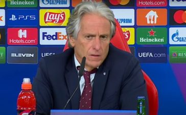 Jorge Jesus a falar espanhol após o Benfica-Barcelona