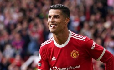 Cristiano Ronaldo festeja o primeiro golo do Manchester United-Newcastle