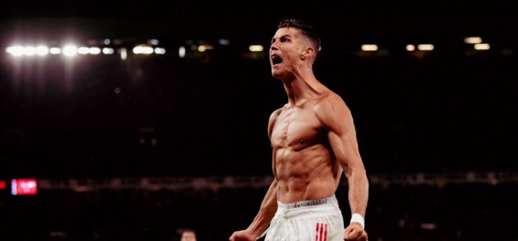 Cristiano Ronaldo festeja golo da vitória do Manchester United sobre o Villarreal