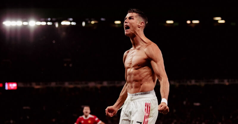 Cristiano Ronaldo festeja golo da vitória do Manchester United sobre o Villarreal