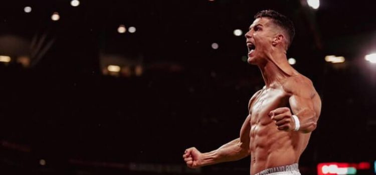 Cristiano Ronaldo eufórico com o golo da vitória do Man. United sobre o Villarreal